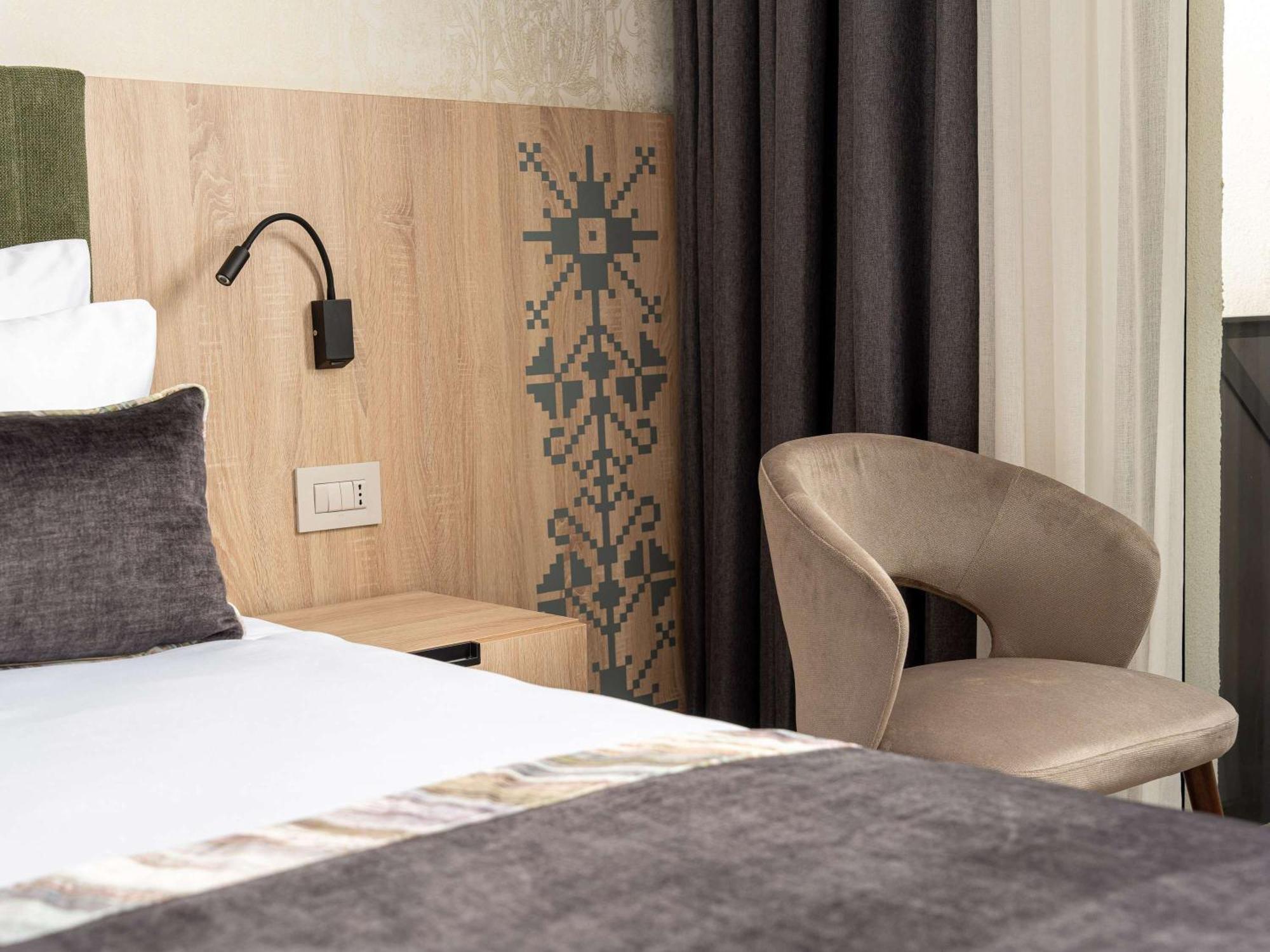 Mercure Conacul Cozieni Pasarea Eksteriør billede