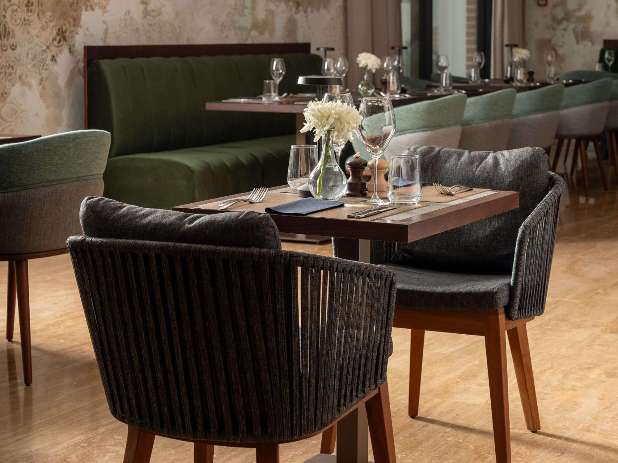 Mercure Conacul Cozieni Pasarea Eksteriør billede